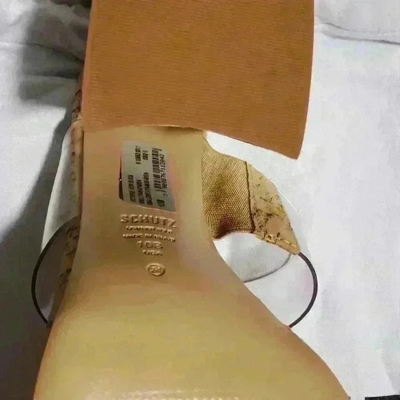 HOST PICK ! NEW!  💜💕💖SCHUTZ  Cork  & Vinyl Sandal - Picture 6 of 7